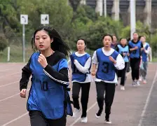 免费直播-nba球员在场上说什么  第1张